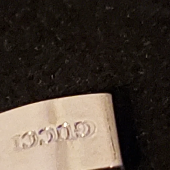 Gucci Silver and Black Watch - Picture 8 of 11